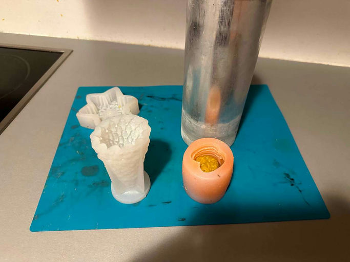 Erste selbstgemachte Weihnachtskerzen