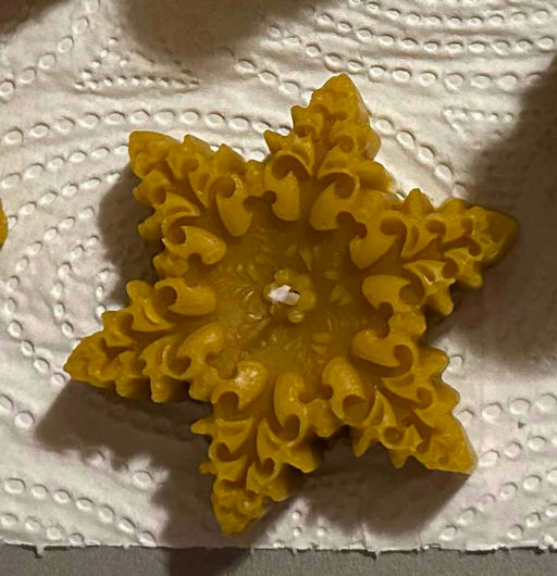 Erste selbstgemachte Weihnachtskerzen Bild 1