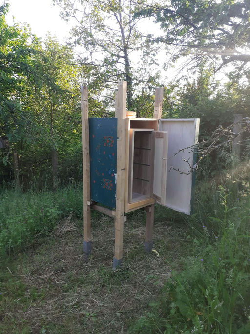 Ein Mini-Bienenhaus entsteht