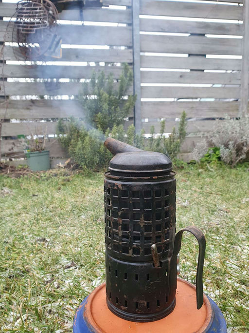 Winterarbeit nicht an den Völkern, aber für die Bienen