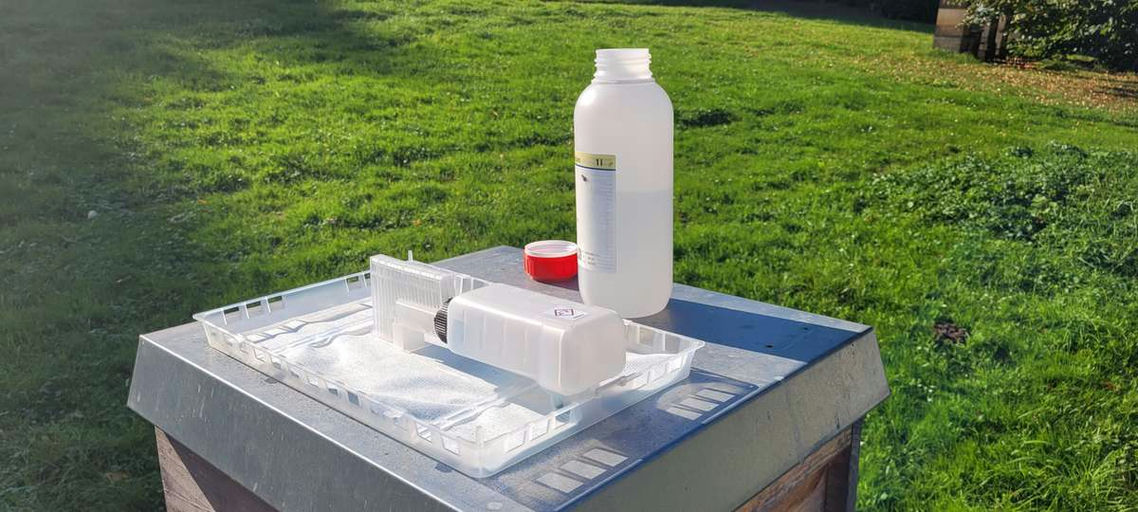 Behandlung und Futtervorrat