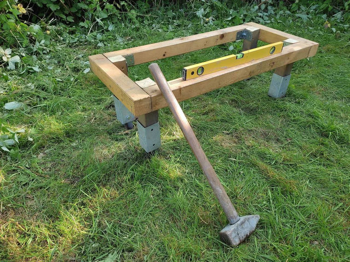 Die neue Beute wird aufgestellt Bild 2