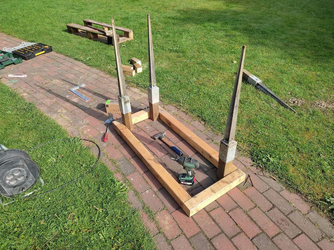 Die neue Beute wird aufgestellt Bild 3