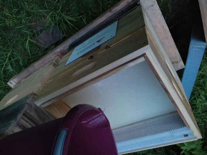 Nachfüttern der Bienen