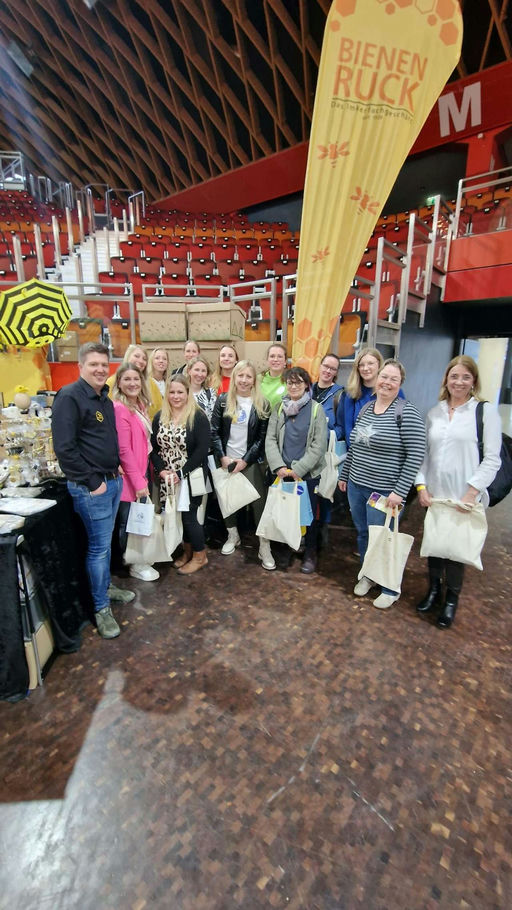 Es kribbelt in den Fingern der Imkerin!